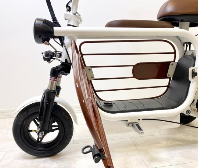 （ELEMOs3は、車体中央が大きな荷物置き場になっています）