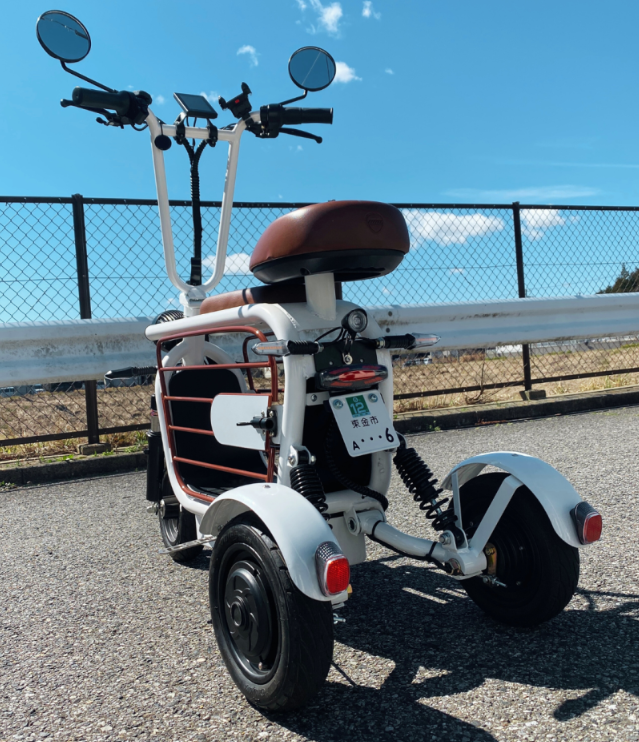 ELEMOsの三輪タイプの特定小型、ELEMOs3