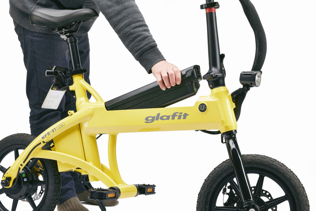 免許不要・公道走行OK・アクセルでスイスイの自転車型電動二輪】glafit