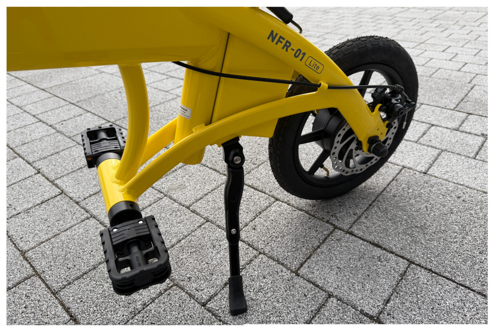 免許不要・公道走行OK・アクセルでスイスイの自転車型電動二輪】glafit